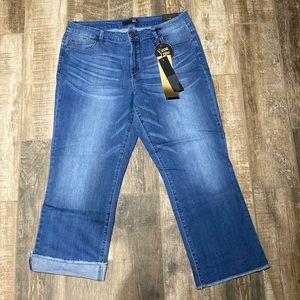 NWT 1822 Denim, ankle straight cropped jeans, size 34
